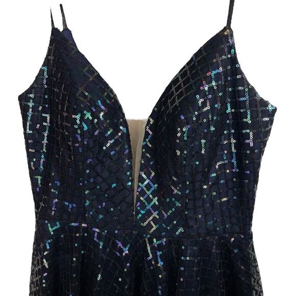 Mac Duggal Plunging Neckline Sequin Long Party Dress Black Iridescent Size 4 - Picture 4 of 13